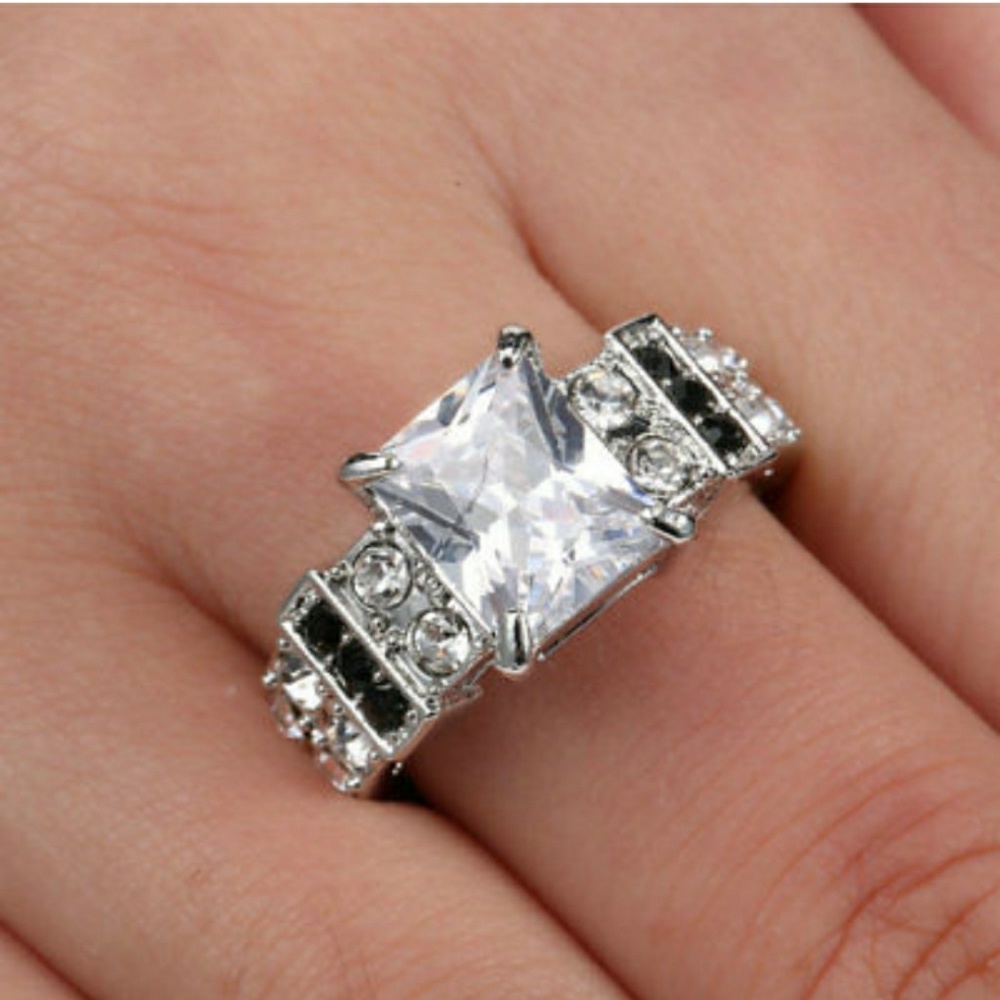 White Rhodium white gem ring